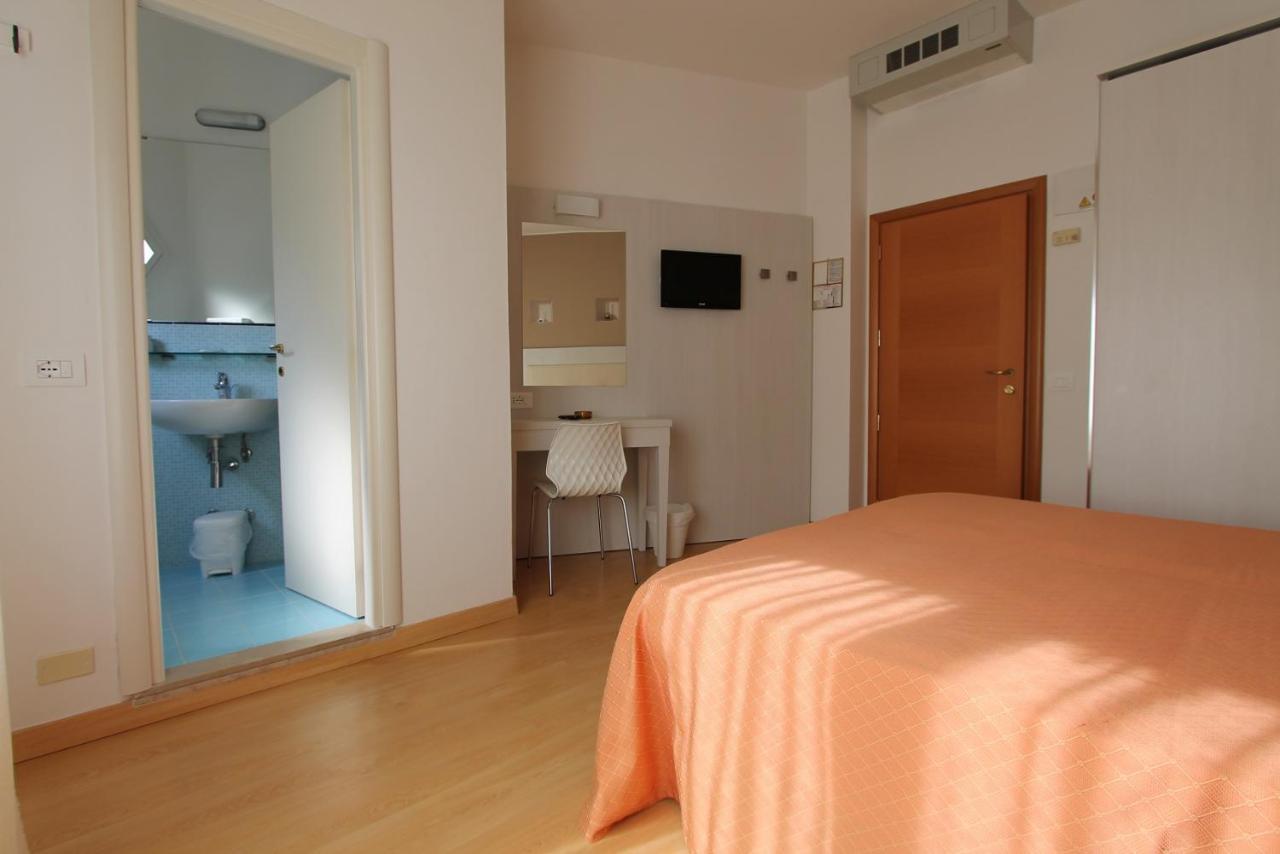Hotel Escorial Cervia Eksteriør billede