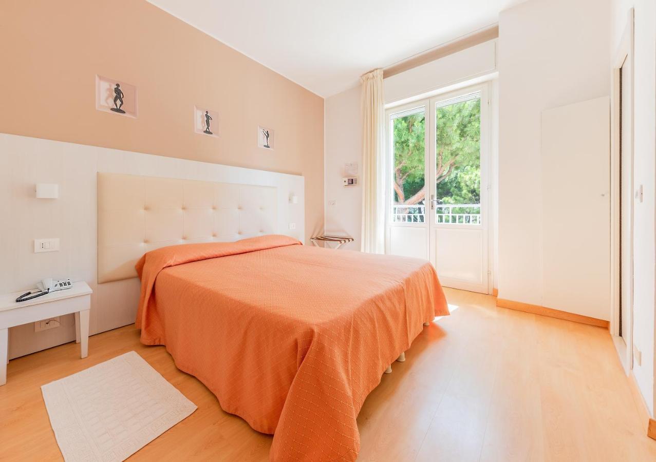 Hotel Escorial Cervia Eksteriør billede