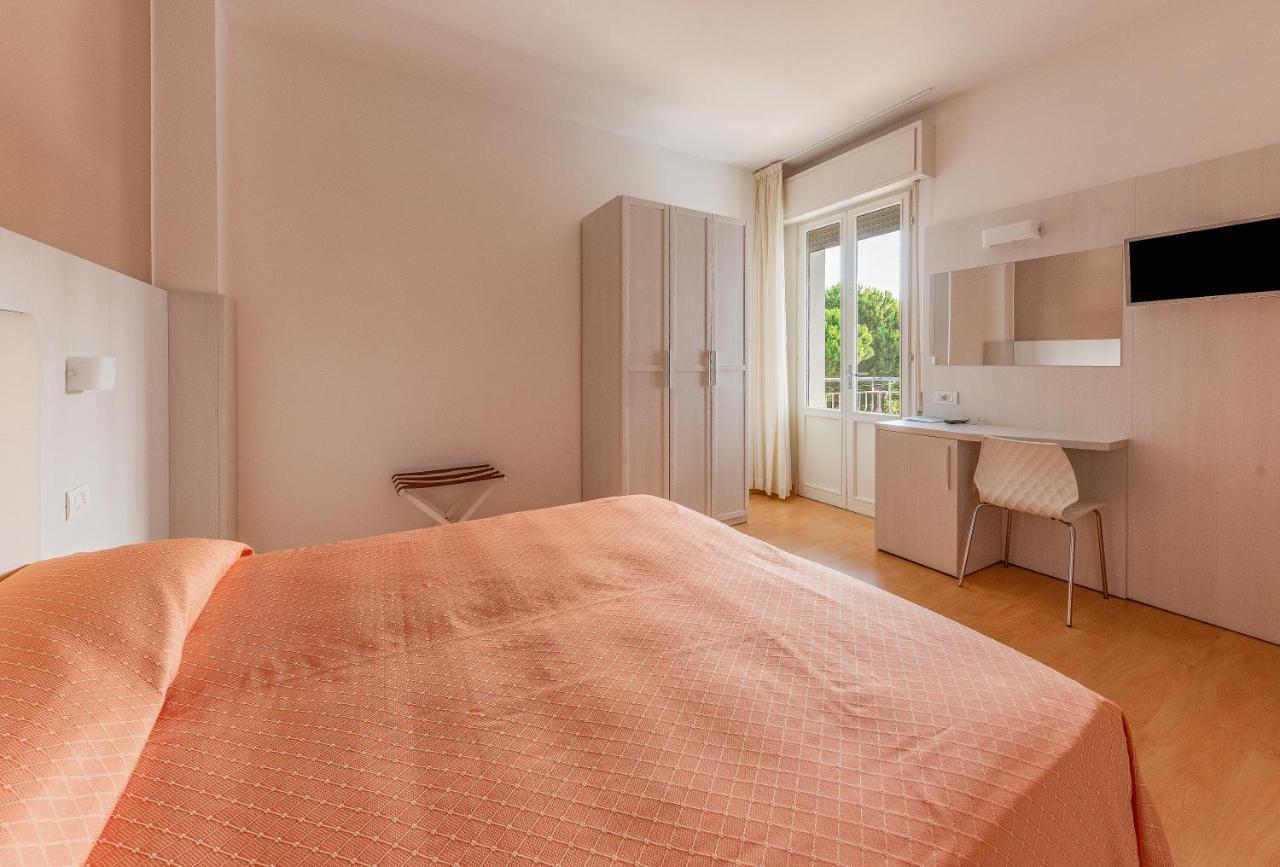 Hotel Escorial Cervia Eksteriør billede