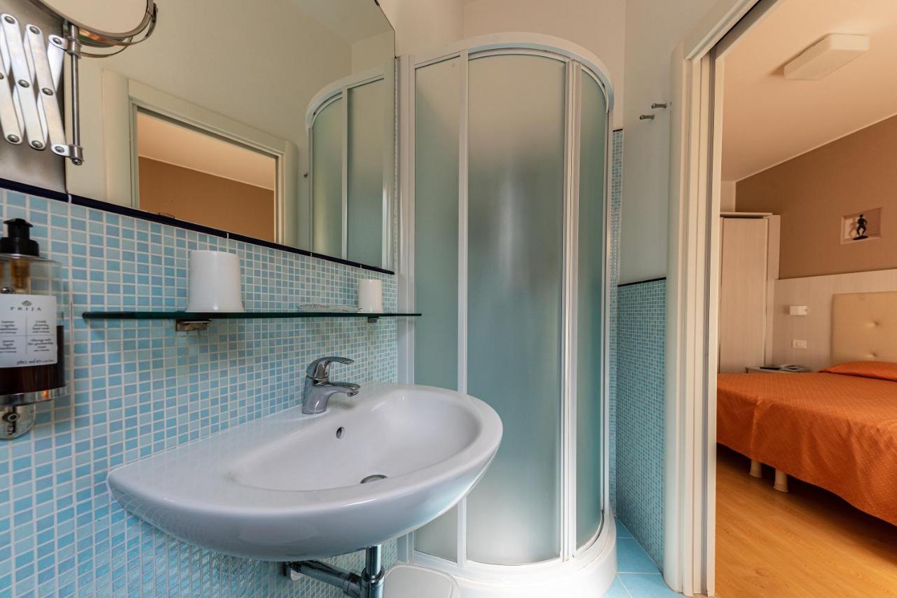 Hotel Escorial Cervia Eksteriør billede