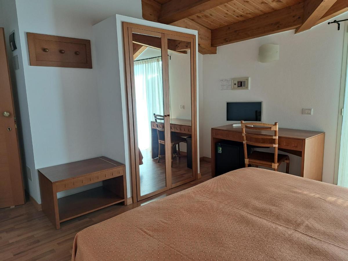 Hotel Escorial Cervia Eksteriør billede