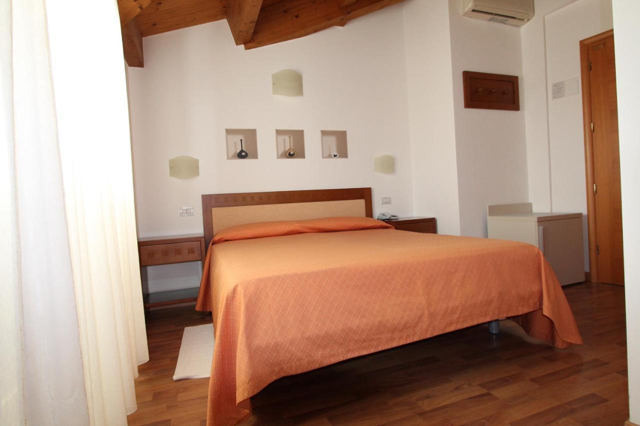 Hotel Escorial Cervia Eksteriør billede