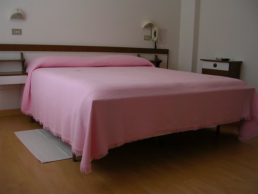 Hotel Escorial Cervia Eksteriør billede