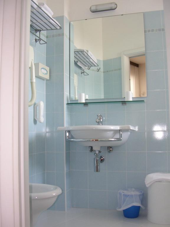 Hotel Escorial Cervia Værelse billede